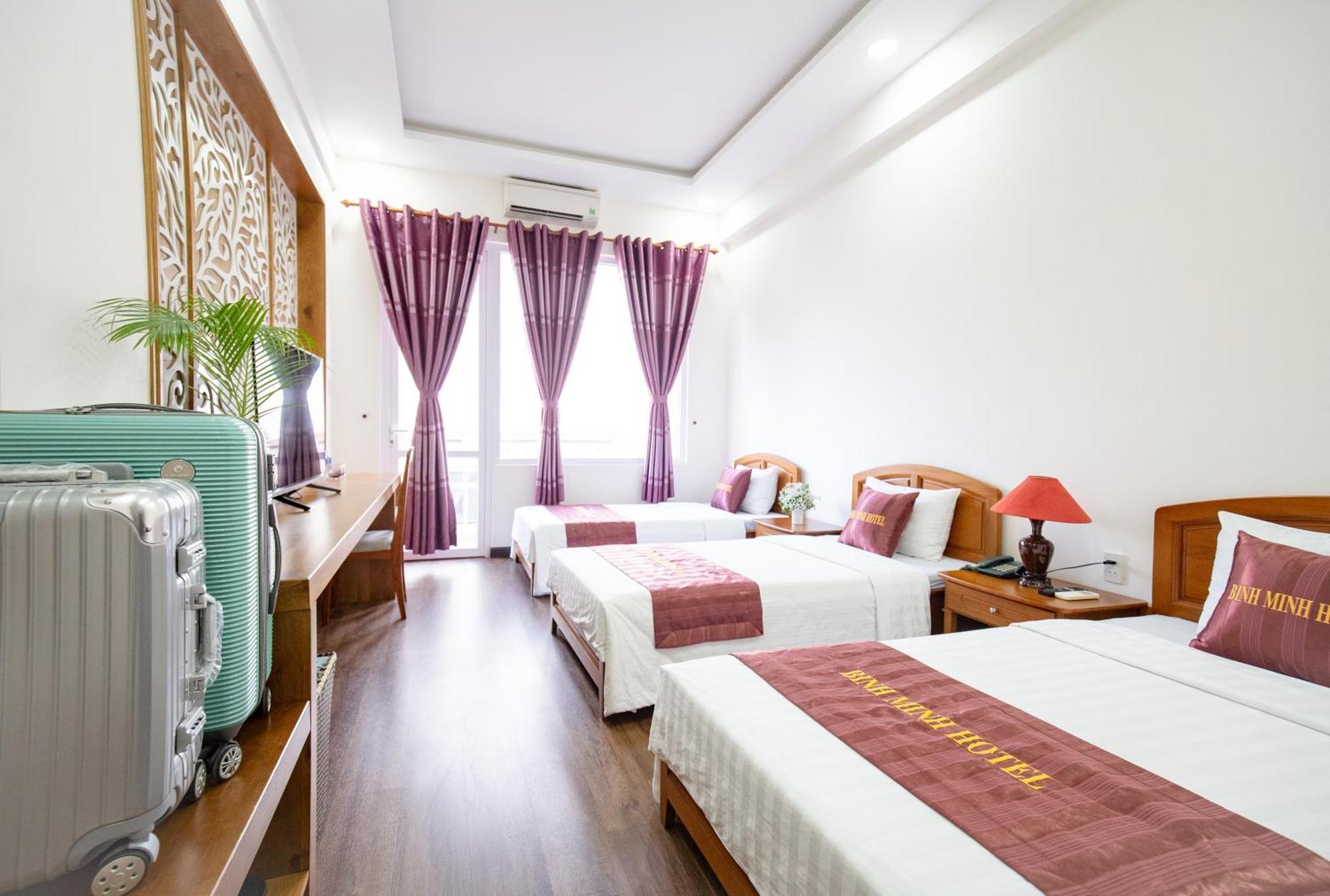 Отель Khach San Binh Minh Фантхьет Экстерьер фото