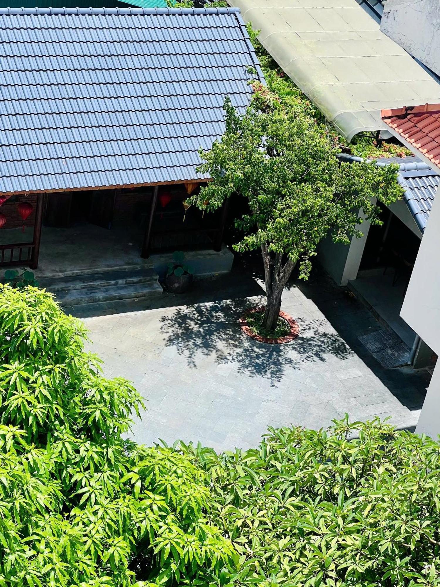 Отель Khach San Binh Minh Фантхьет Экстерьер фото