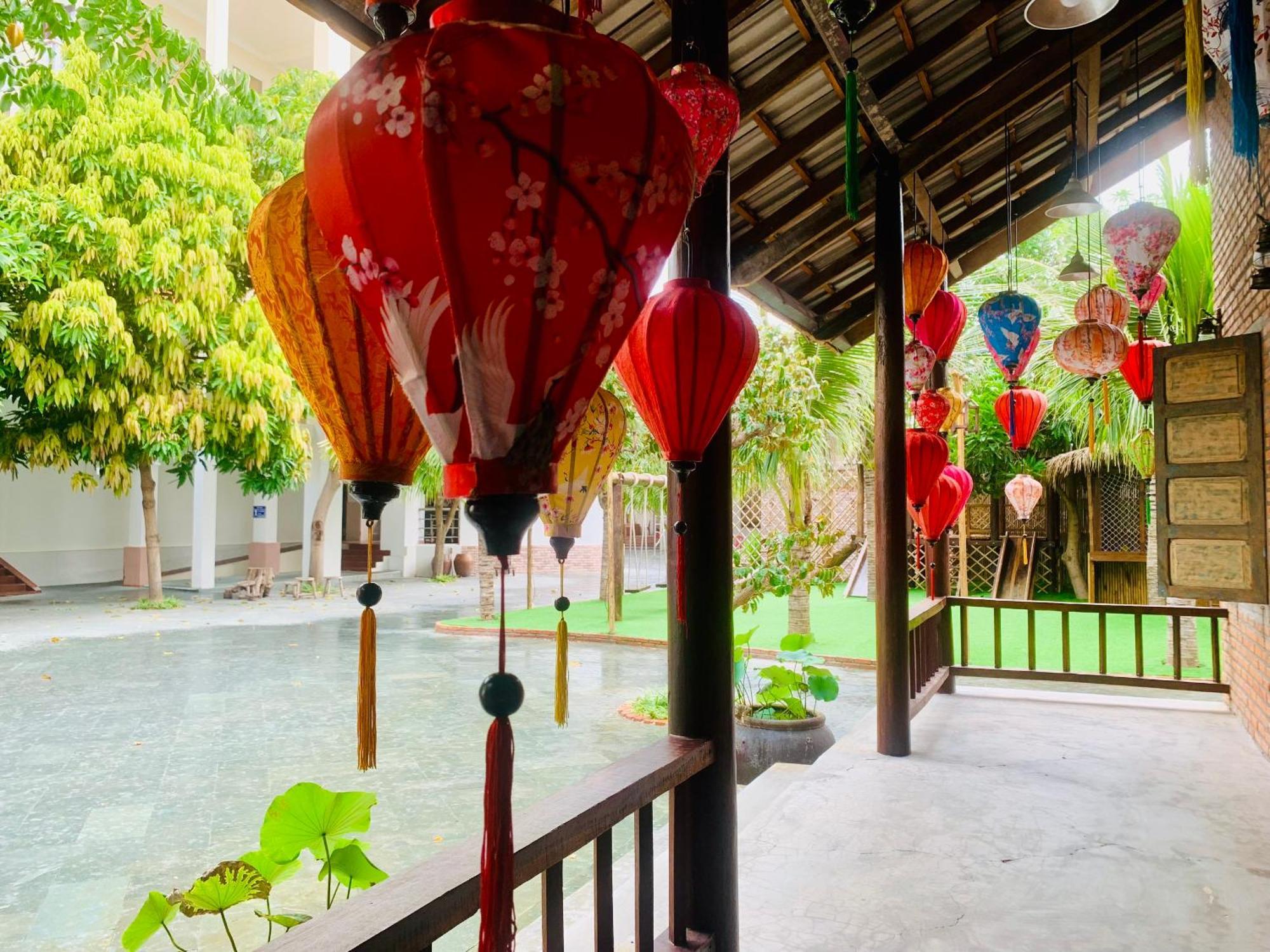Отель Khach San Binh Minh Фантхьет Экстерьер фото