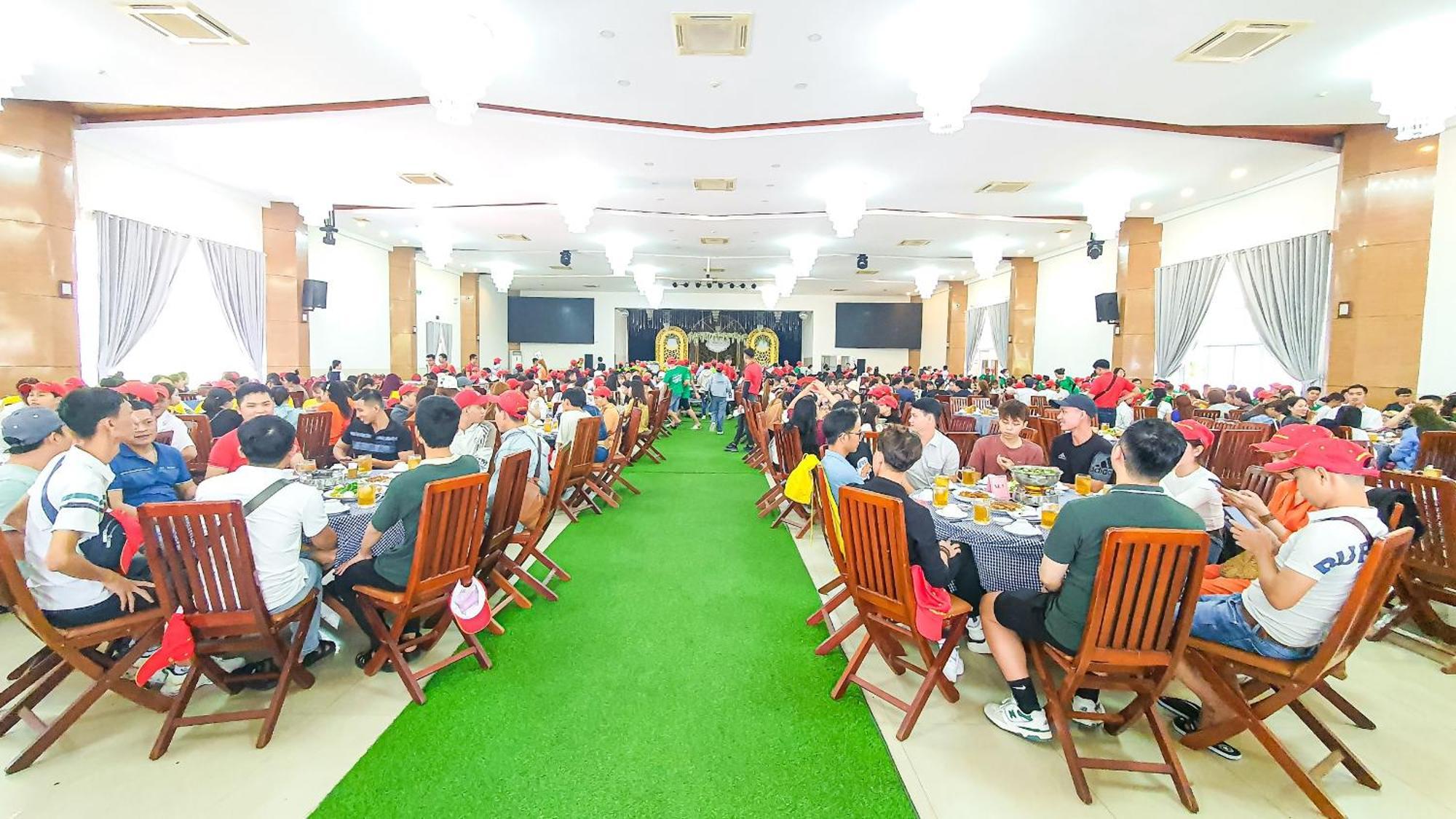 Отель Khach San Binh Minh Фантхьет Экстерьер фото