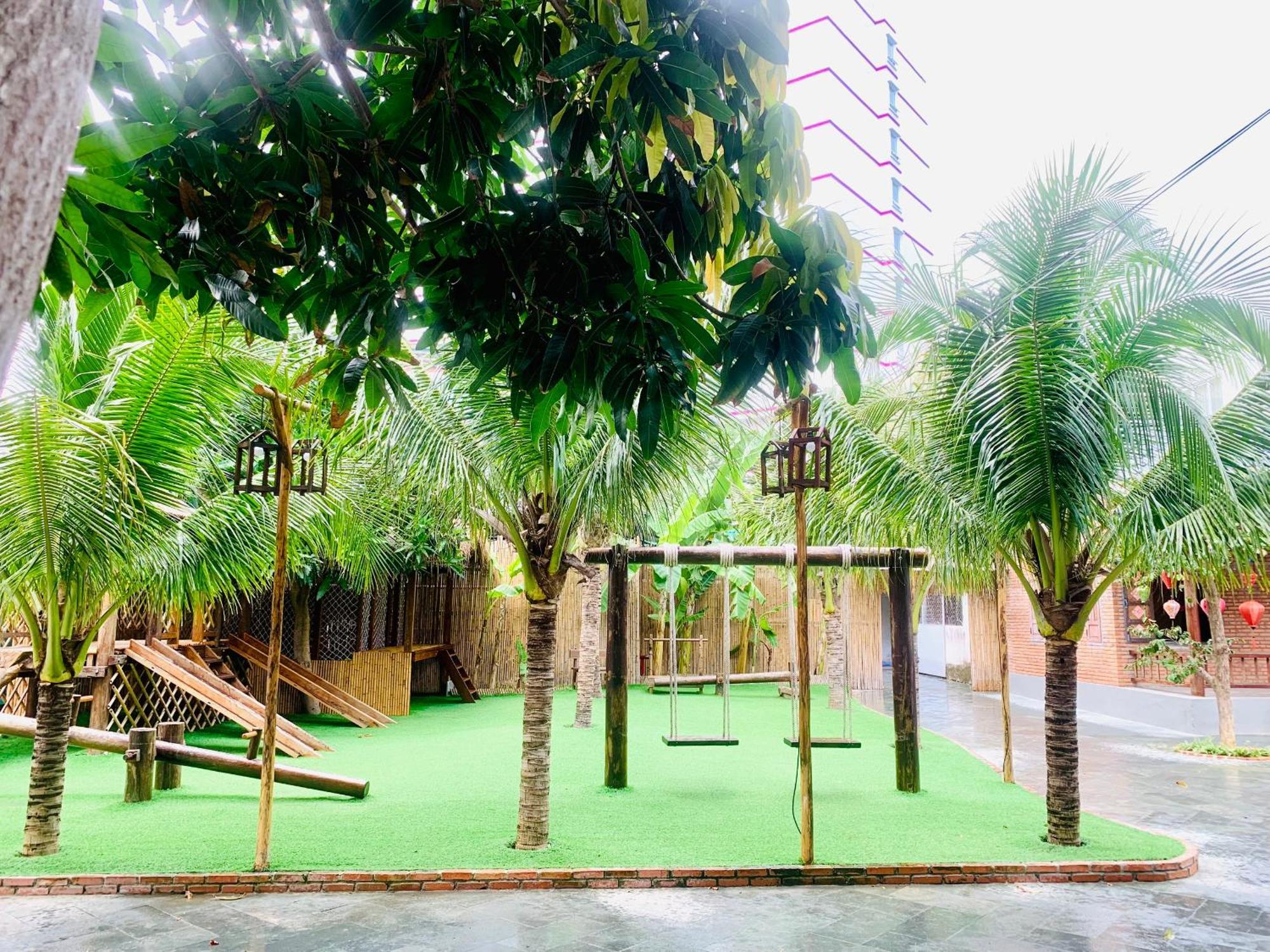 Отель Khach San Binh Minh Фантхьет Экстерьер фото